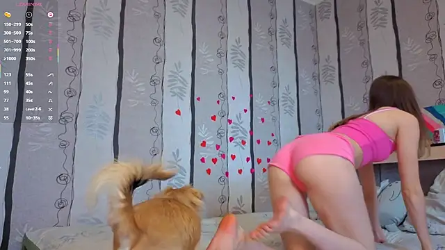 SueFerreyra online show from March 19, 8:07 am