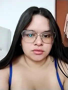 Snapshot of SamanthaStonee chatting on February 5, 1:54 am SamanthaStonee online show from February 5, 1:54 am