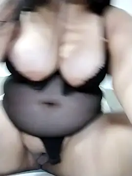 SamanthaStonee online show from March 5, 11:45 pm