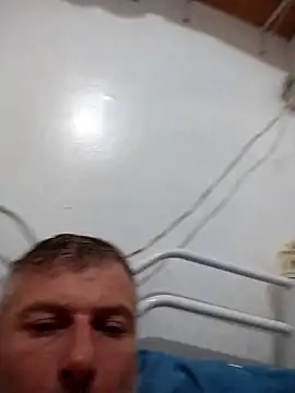 Snapshot of 8052isa chatting on March 27, 1:11 am 8052isa online show from March 27, 1:11 am