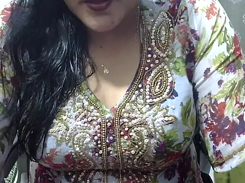 Snapshot of SumaiyaSultana chatting on July 1, 4:29 pm SumaiyaSultana online show from July 1, 4:29 pm