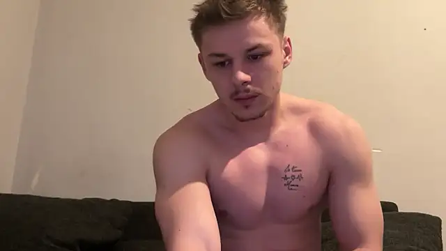 Snapshot of Lucas328706 chatting on February 13, 10:22 am Lucas328706 online show from February 13, 10:22 am