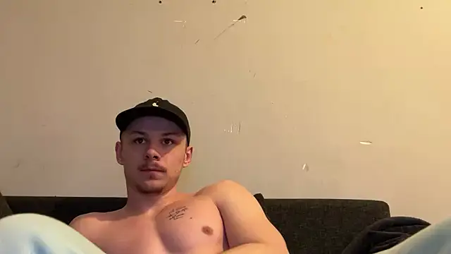 Snapshot of Lucas328706 chatting on February 28, 5:14 pm Lucas328706 online show from February 28, 5:14 pm