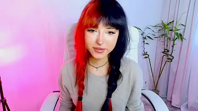   Amiraa online show from February 8, 11:02 am