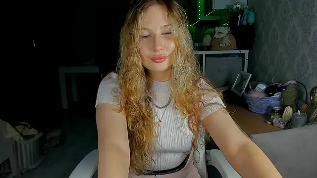 Snapshot of Marcellis_Charm chatting on February 1, 4:49 pm Marcellis Charm online show from February 1, 4:49 pm