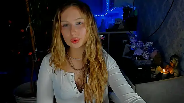 Snapshot of Marcellis_Charm chatting on February 8, 6:22 pm Marcellis Charm online show from February 8, 6:22 pm