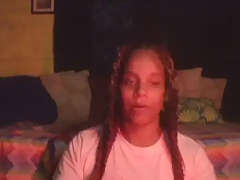 Snapshot of BadGyalGem chatting on February 4, 3:40 pm BadGyalGem online show from February 4, 3:40 pm