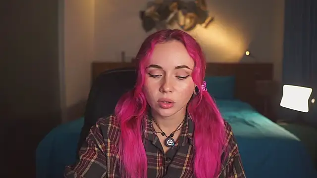 Sarah Pink online show from May 9, 2:33 pm