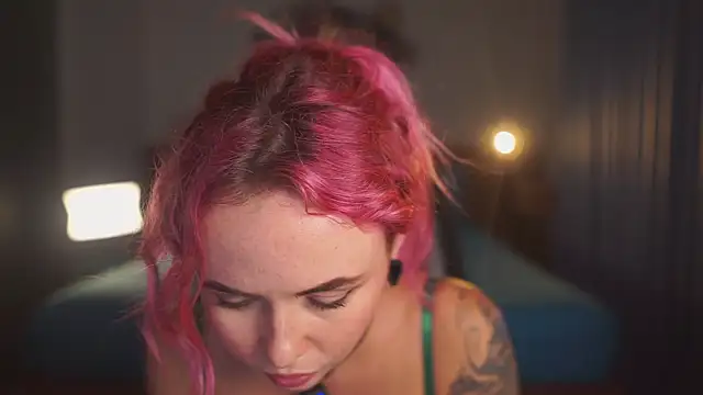 Sarah Pink online show from May 22, 2:33 pm