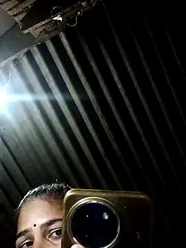 Snapshot of Nisha_011 chatting on February 6, 1:47 pm Nisha 011 online show from February 6, 1:47 pm