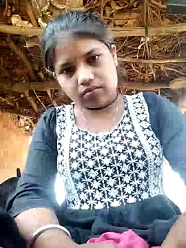 Snapshot of Nisha_011 chatting on February 26, 8:13 am Nisha 011 online show from February 26, 8:13 am