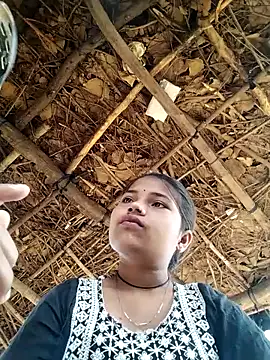 Snapshot of Nisha_011 chatting on February 27, 4:12 am Nisha 011 online show from February 27, 4:12 am