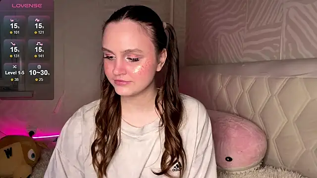 Snapshot of Barbie_Charm_ chatting on February 23, 10:07 pm Barbie Charm online show from February 23, 10:07 pm