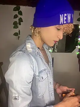 lucke collins22 online show from February 12, 7:03 am