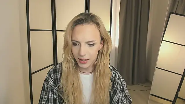 Tiffany  King online show from March 14, 8:25 pm