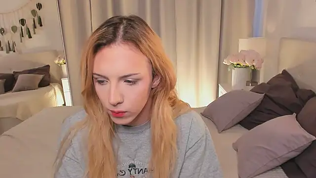 Tiffany  King online show from April 14, 5:46 am