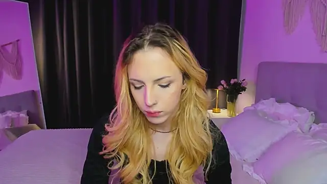 Snapshot of Tiffany__King chatting on May 7, 5:46 am Tiffany King online show from May 7, 5:46 am