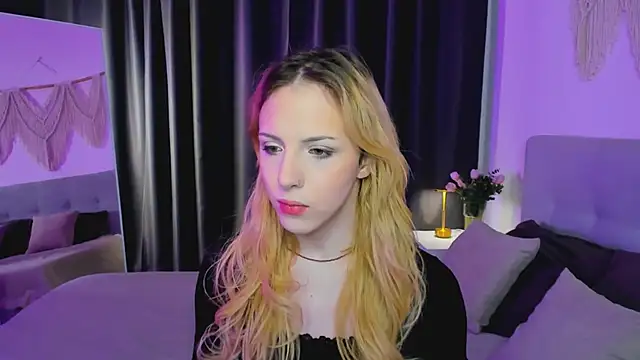 Snapshot of Tiffany__King chatting on May 8, 5:46 am Tiffany King online show from May 8, 5:46 am