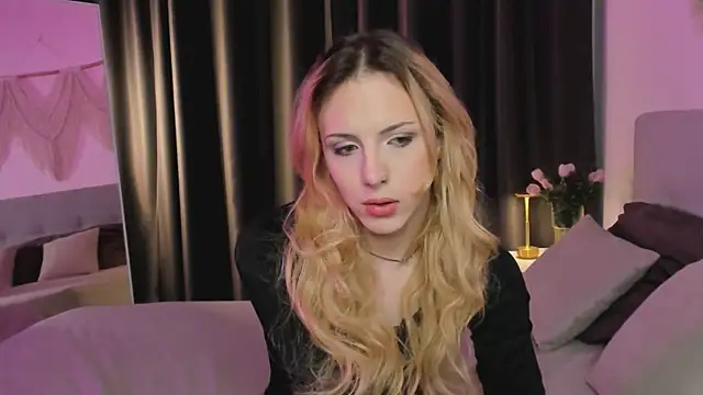 Snapshot of Tiffany__King chatting on May 12, 5:37 am Tiffany King online show from May 12, 5:37 am