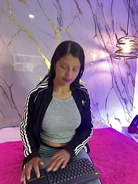 Snapshot of miarouse88 chatting on February 16, 11:50 am miarouse88 online show from February 16, 11:50 am