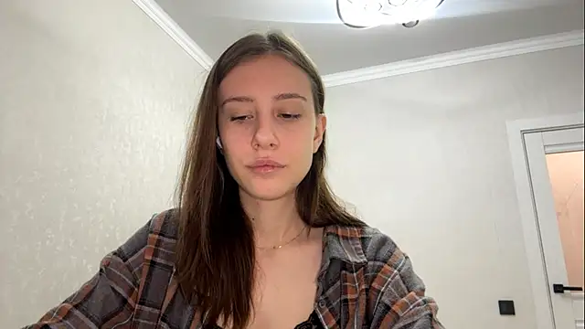 Snapshot of SofiaBlumer chatting on February 18, 11:28 am SofiaBlumer online show from February 18, 11:28 am