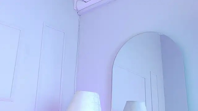 VioletBloomm online show from May 27, 11:51 am