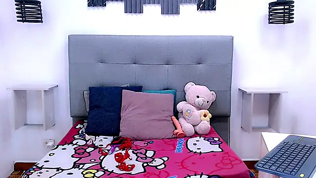 Sophia Valentina online show from February 28, 4:46 am