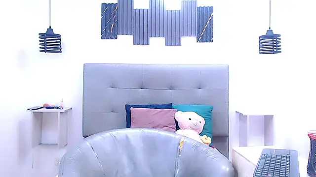 Sophia Valentina online show from March 1, 5:20 am