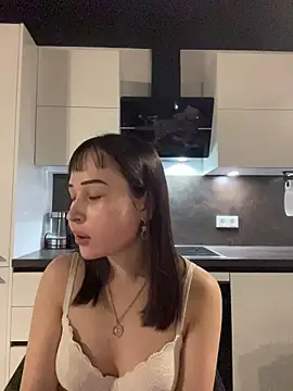 Just-Lilly online show from March 26, 7:30 pm