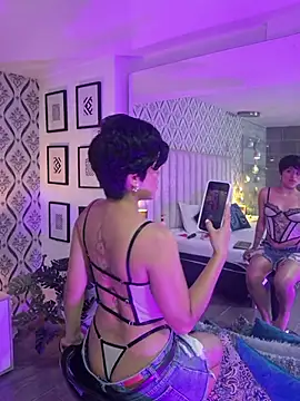 Eva Monroes online show from April 2, 4:21 am