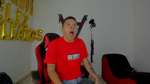 Snapshot of Steven_and_Camilo18 chatting on February 9, 11:25 am Steven and Camilo18 online show from February 9, 11:25 am