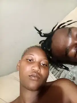 Snapshot of stonerfam chatting on February 4, 12:38 am stonerfam online show from February 4, 12:38 am