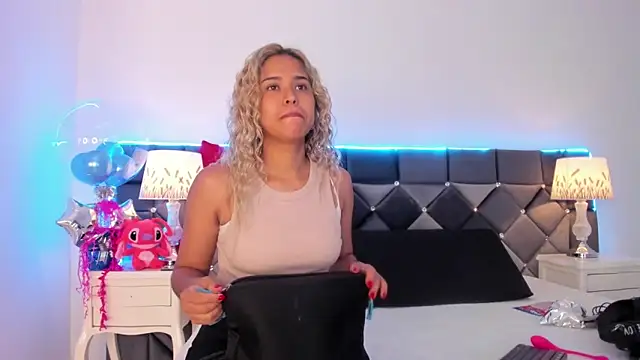  Giorgiina  online show from February 9, 12:20 pm