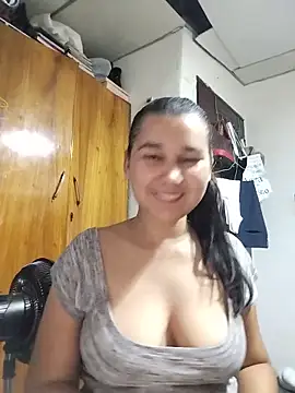 Snapshot of Merliah_1 chatting on June 22, 4:59 pm Merliah 1 online show from June 22, 4:59 pm