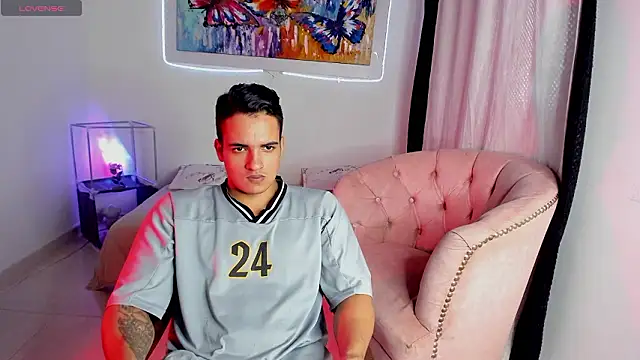 Snapshot of jhon_nicolas chatting on February 3, 8:25 pm jhon nicolas online show from February 3, 8:25 pm