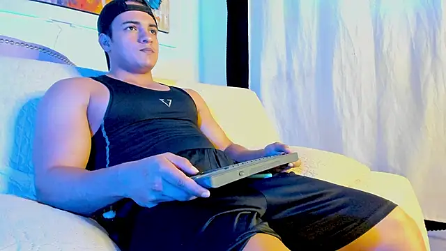 Snapshot of jhon_nicolas chatting on February 11, 8:47 pm jhon nicolas online show from February 11, 8:47 pm