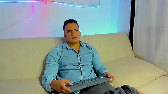 Snapshot of jhon_nicolas chatting on March 1, 10:01 pm jhon nicolas online show from March 1, 10:01 pm