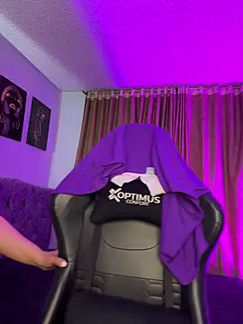 Snapshot of SavageBond_ chatting on February 3, 5:49 am SavageBond online show from February 3, 5:49 am