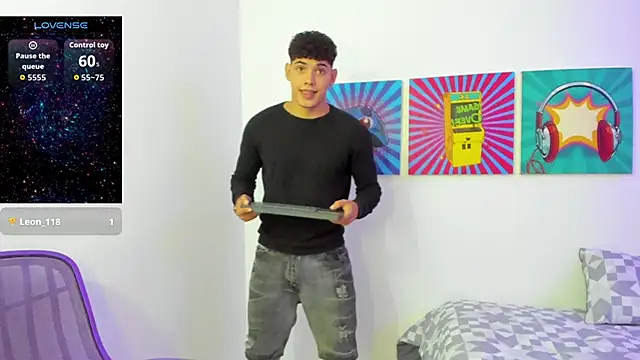 Snapshot of justin_payn14 chatting on February 11, 7:08 pm justin payn14 online show from February 11, 7:08 pm