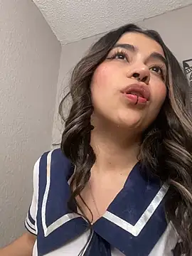 Snapshot of loveegirll1 chatting on February 3, 6:40 am loveegirll1 online show from February 3, 6:40 am