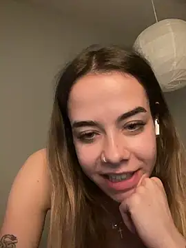 JulietSugar online show from April 7, 8:20 pm