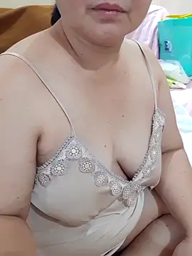 Yummyamasha online show from May 25, 1:17 pm
