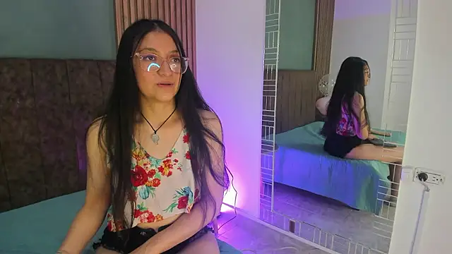 Snapshot of HannaWen_ chatting on February 21, 7:59 pm HannaWen online show from February 21, 7:59 pm