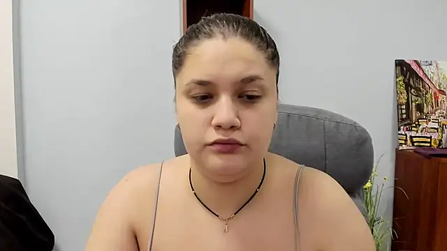 Snapshot of Maddinia chatting on February 24, 8:34 am Maddinia online show from February 24, 8:34 am