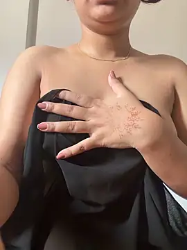 Snapshot of Divya-03 chatting on June 9, 5:08 am Divya-03 online show from June 9, 5:08 am