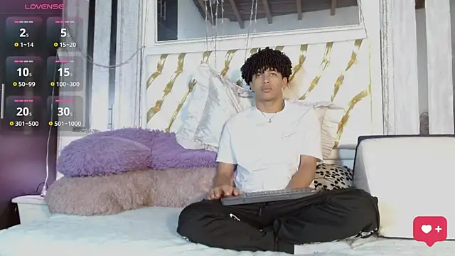 ian smith  online show from April 1, 11:44 am