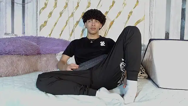 ian smith  online show from April 10, 12:10 pm