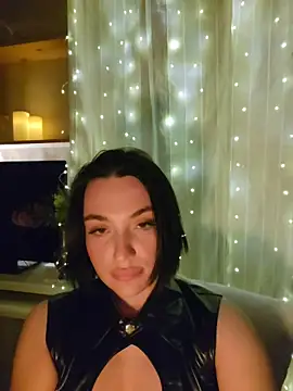 Snapshot of HotDevilGirl_ chatting on February 14, 6:15 pm HotDevilGirl online show from February 14, 6:15 pm