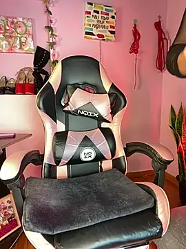 kenia thompsom01 online show from March 5, 11:12 pm