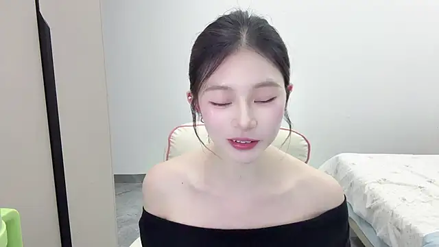 DYyyyyy-- online show from March 18, 12:08 pm